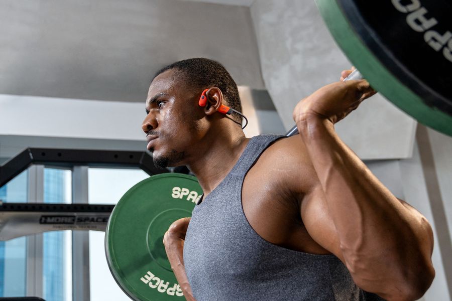 Casque &agrave; conduction osseuse Shokz Open Swim Pro : mise en situation