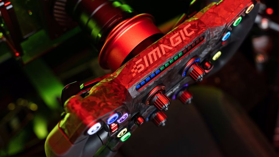 Syst&egrave;me de fixation rapide Simagic GT-NEO avec Quick Release QR50 pour montage stable et pr&eacute;cis