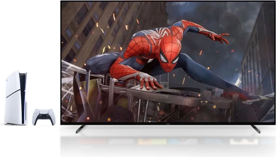 La PS5 Slim avec deux manettes DualSense permet de jouer aux jeux vidéo et de lire les films Blu-ray 4K UHD.