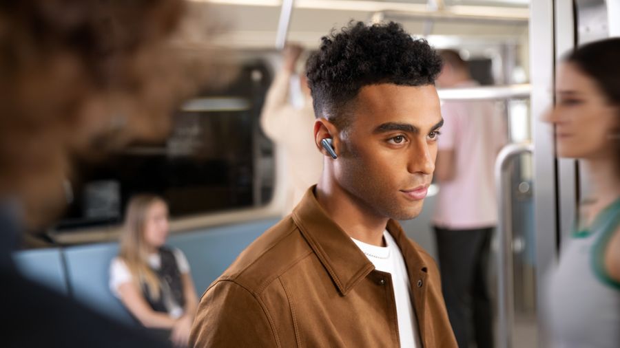 Écouteurs Soundcore Liberty 4 Pro avec réduction de bruit adaptive ANC 3.0 et micros performants.