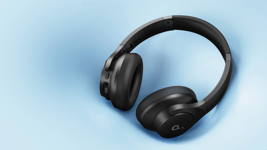 Casque Bluetooth Soundcore Q20i avec ANC hybride et connectivité filaire ou sans fil.