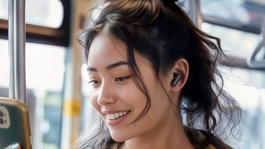 Écouteurs sans fil Soundcore P30i avec réduction de bruit active et son amélioré par BassUp.