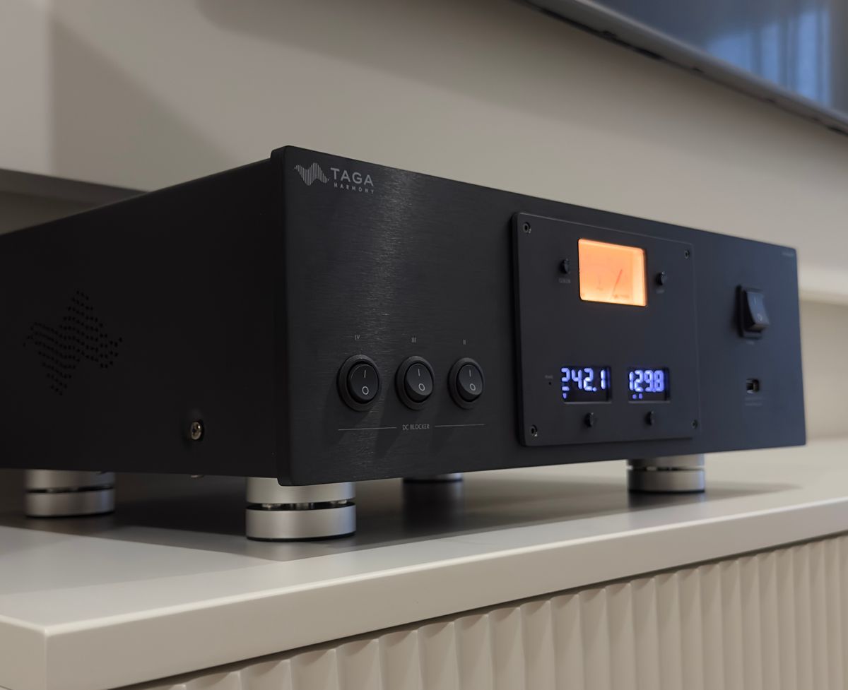 Taga Harmony  PC-10000DC