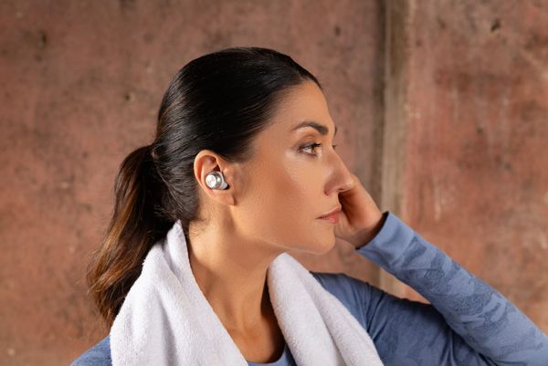 Écouteurs Technics EAH AZ-100 : mise en situation