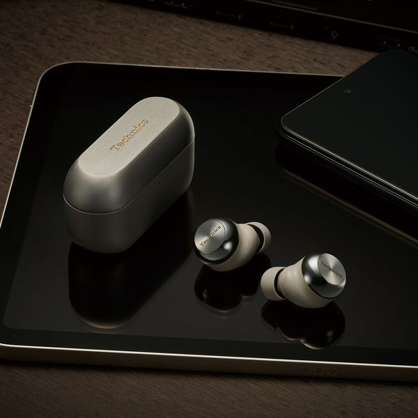 Écouteurs Technics EAH AZ-100 : mise en situation