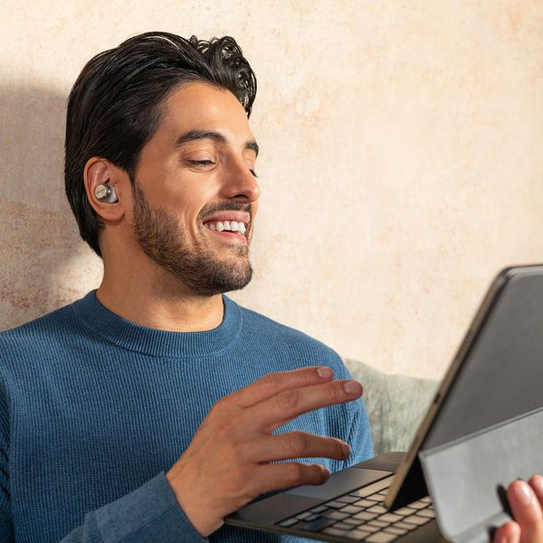 Écouteurs Technics EAH AZ-100 : mise en situation