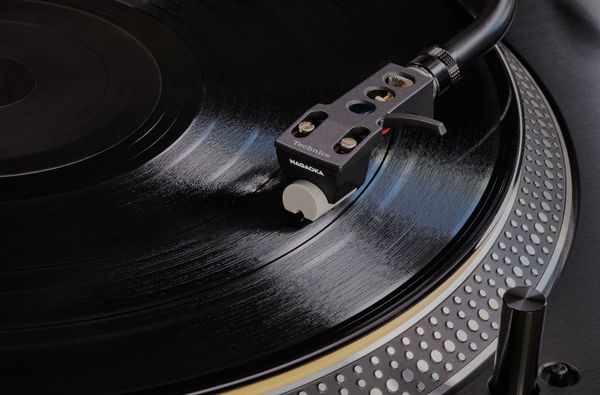 Technics SL-1210GAE cellule Nagaoka JT-1210