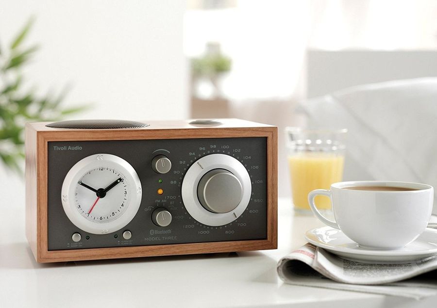 Radio Tivoli Model Three BT Radio Tivoli Model Three BT : mise en situation