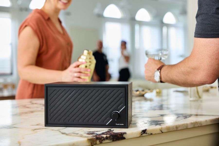 Vue de 3/4 droite sur une table à manger