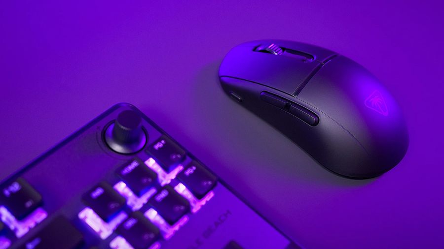  Avec une souris gaming dotée de mémoire intégrée, les paramètres restent enregistrés même en changeant de machine, ce qui est utile en déplacement. Les logiciels associés permettent de personnaliser en détail les DPI, les boutons, les macros et l’éclairage.