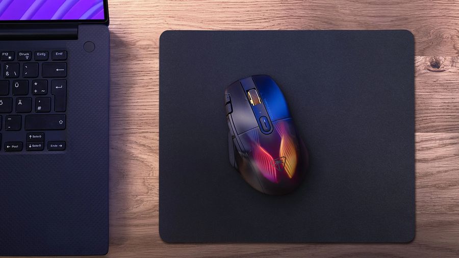 Les patins en PTFE de la souris gamer sans fil Turtle Beach Kone XP Air permet une grande fluidit&eacute; des mouvements.