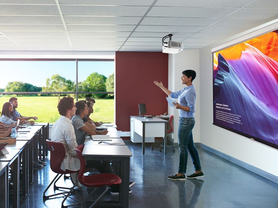 Vidéoprojecteur ViewSonic LSD300W-ST avec démarrage instantané et faible niveau sonore. Vidéoprojecteur ViewSonic LSD300W-ST avec allumage instantané, fonctionnement silencieux et haut-parleur intégré.