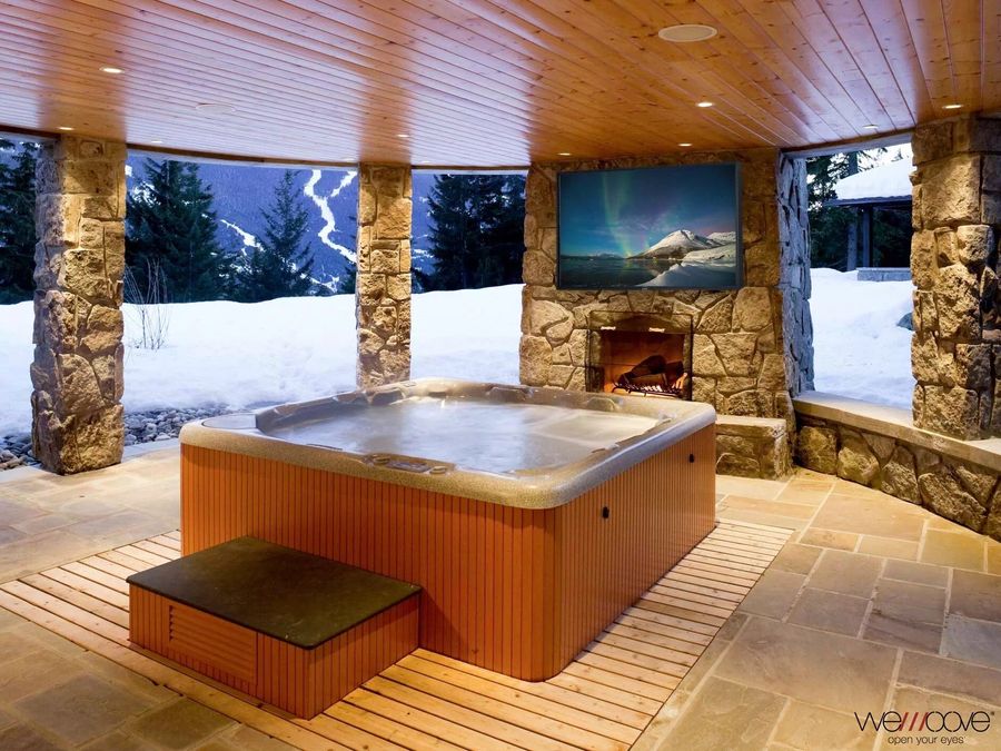 Le caisson de protection Weemove Leader Direct Sun 43&rdquo; est certifi&eacute; IP54 et permet d'installer un t&eacute;l&eacute;viseur dans un milieu humide.