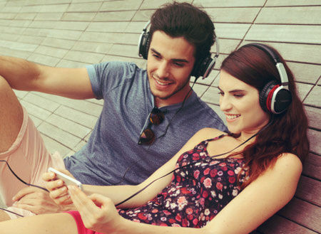 Creative Sound Blaster E1 : double sortie casque