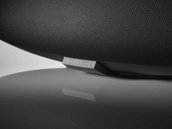 B&W Zeppelin Wireless