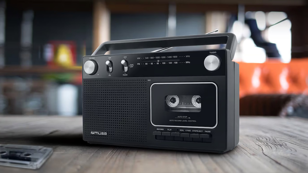 Radio-cassette portable avec lecteur de cassettes et tuner AM/FM int&eacute;gr&eacute;
