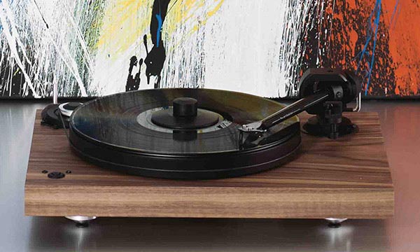 Audio +Record Player : une platine vinyle tout-en-un de conception