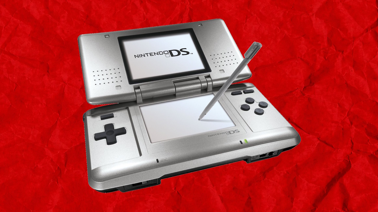 Nintendo DS : console portable &agrave; deux &eacute;crans lanc&eacute;e en 2005, avec &eacute;cran tactile et micro int&eacute;gr&eacute;.