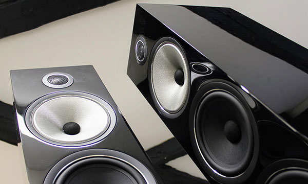                                                                     Test :
                                                                enceinte colonne B&W 703 S2
                            