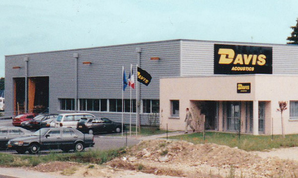 Usine Davis Acoustics à Troyes.