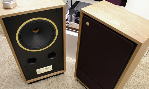                                                                             Test :
                                                                        Tannoy Legacy Cheviot
                                
