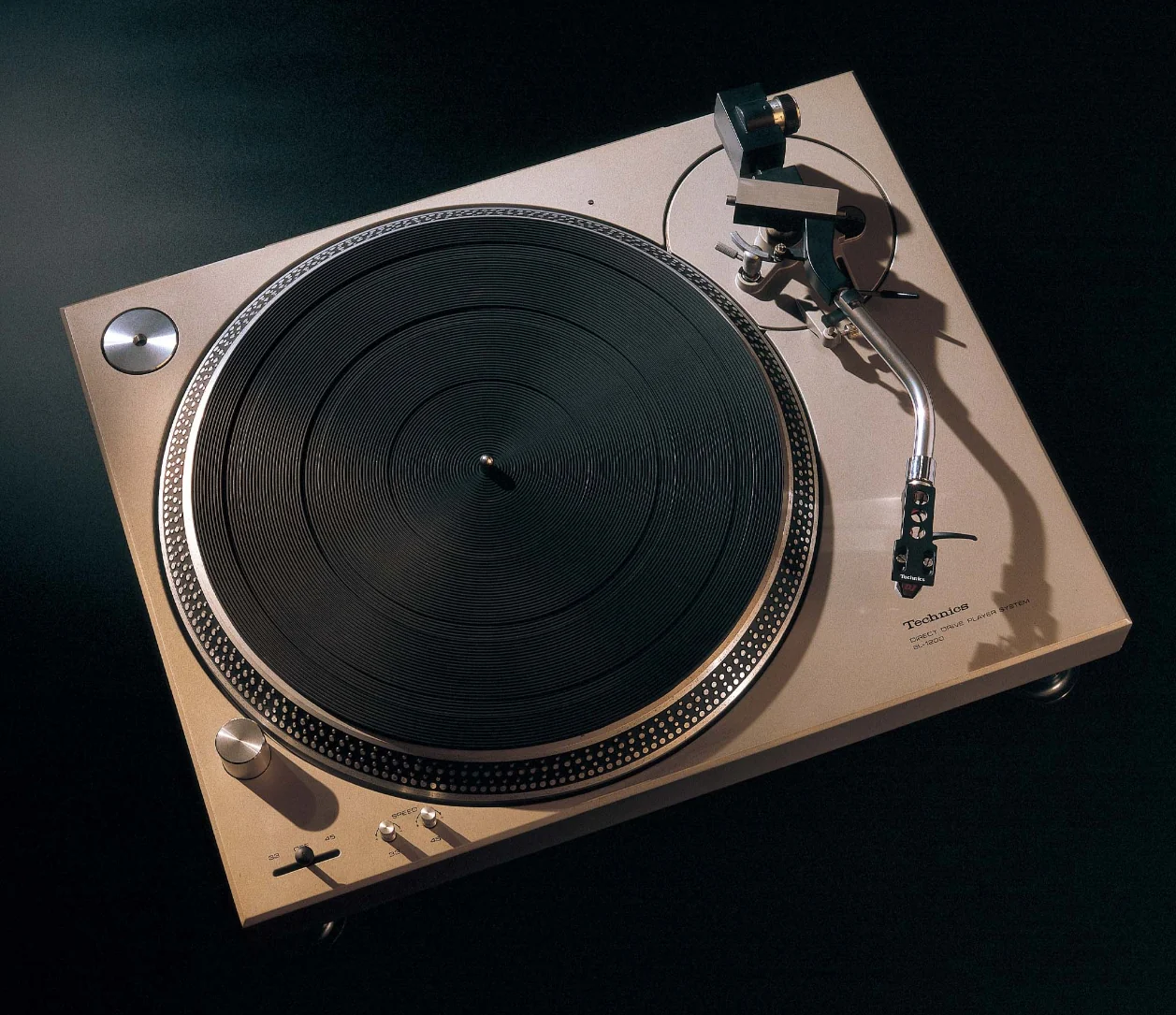 Guide marque Technics : platine vinyle Technics SL-1200 Guide marque Technics : platine vinyle Technics SL-1200