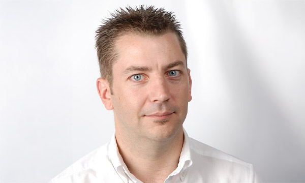                                                                     Interview :
                                                                Dominique Baker, directeur technique de Cambridge
                            
