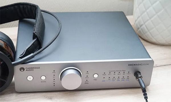                                                                     Test :
                                                                Cambridge DacMagic 200M
                            