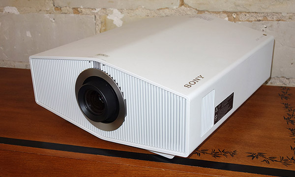                                                                             Test :
                                                                        Vidéoprojecteurs Sony VPL-XW5000ES et VPL-XW7000ES
                                