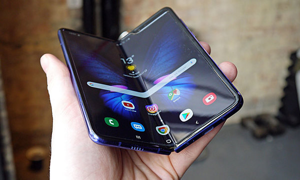 Premier smartphone pliable