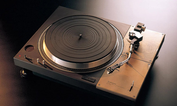 Platine vinyle Technics SL-1100