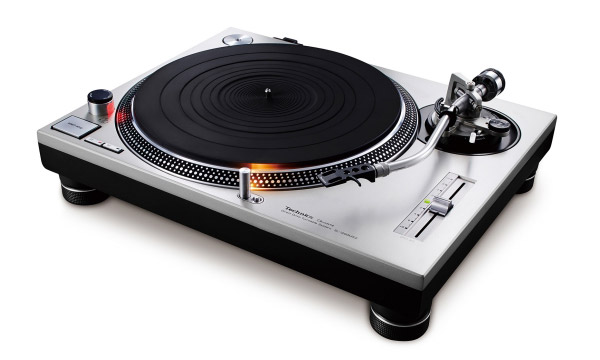 La première platine DJ