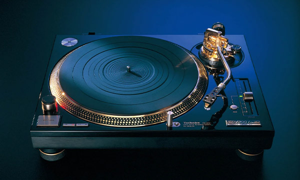 Une platine en or 24 carats