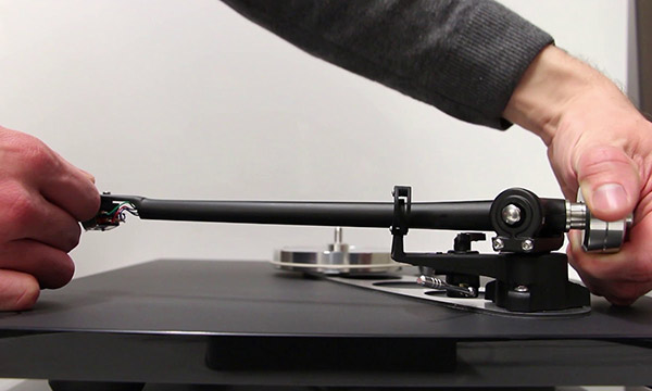Comment régler un bras de platine vinyle ?